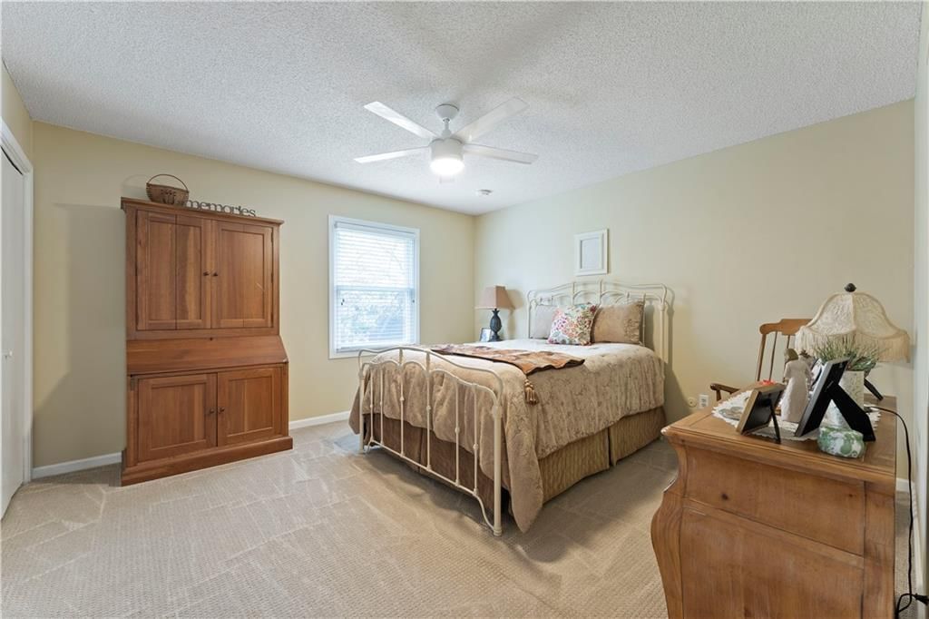 10558 FOSTER Street — photo 24
