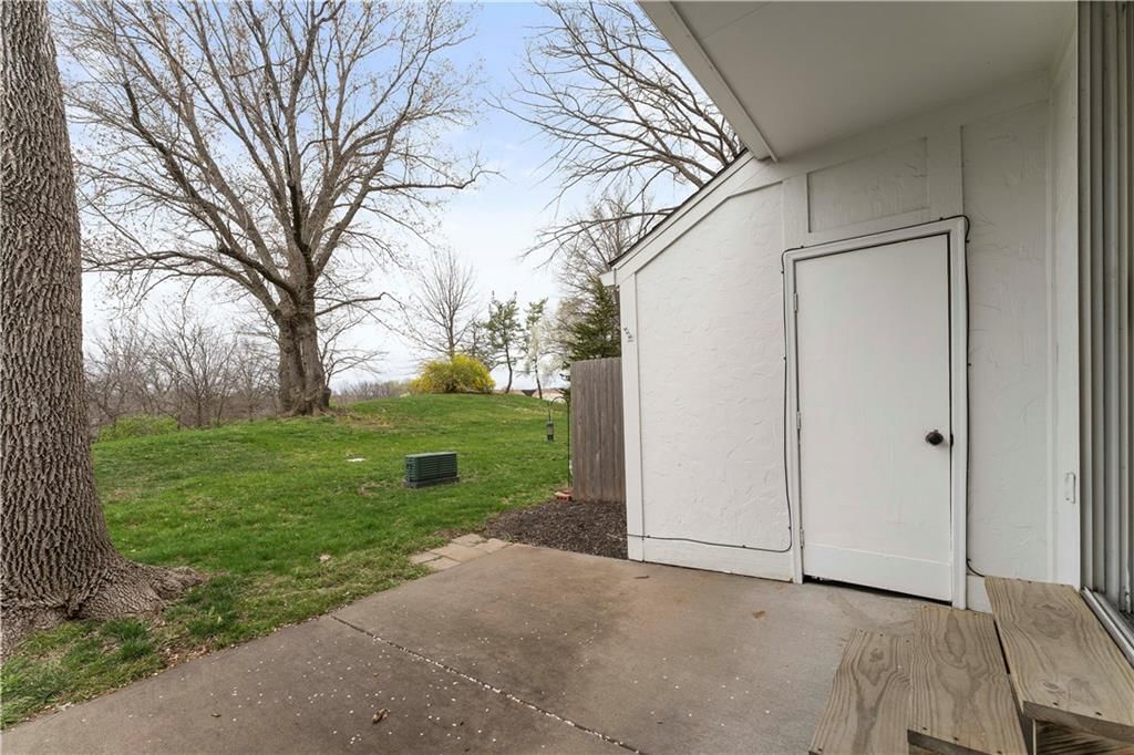 10558 FOSTER Street — photo 31