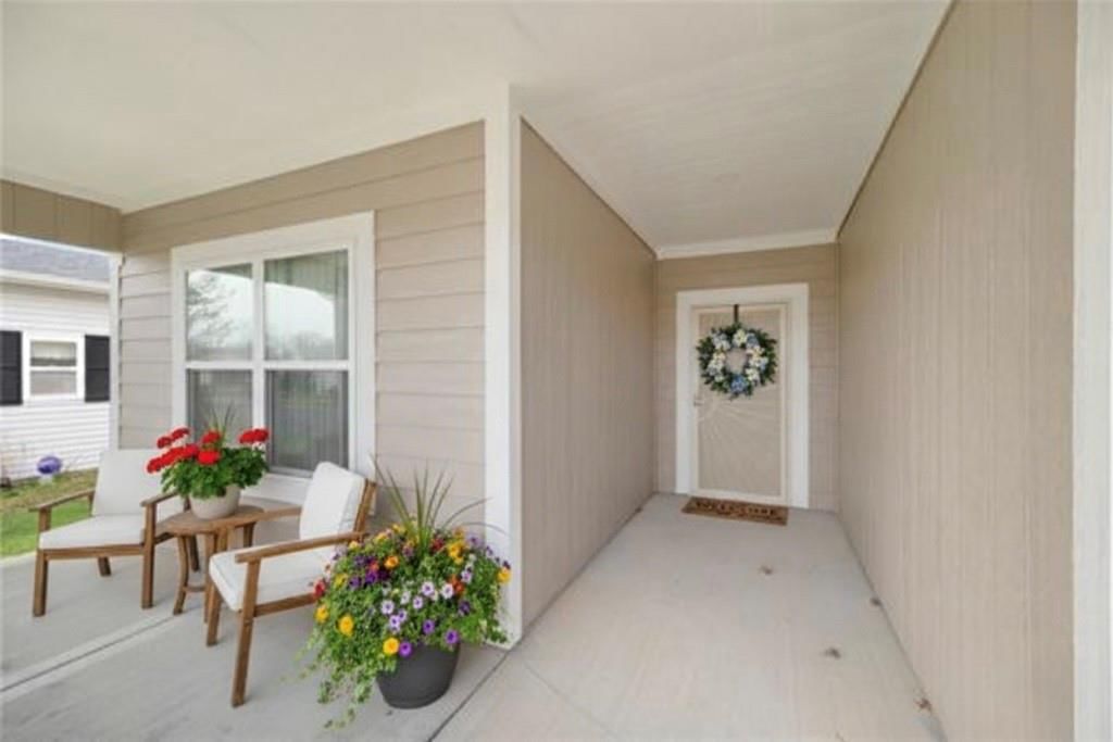 413 NE Poplar Court — photo 4