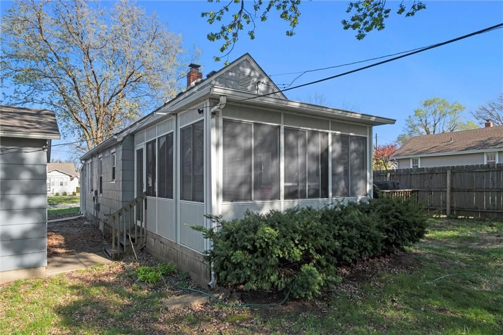 8136 Craig Street — photo 22