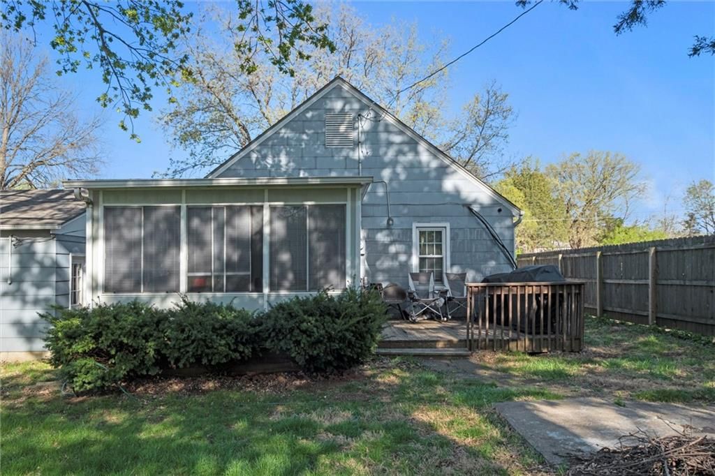 8136 Craig Street — photo 23