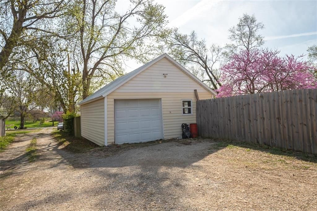 909 Liberty Street — photo 41