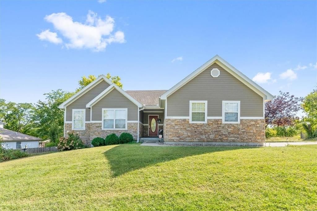 13663 Barber Avenue, Bonner Springs, KS