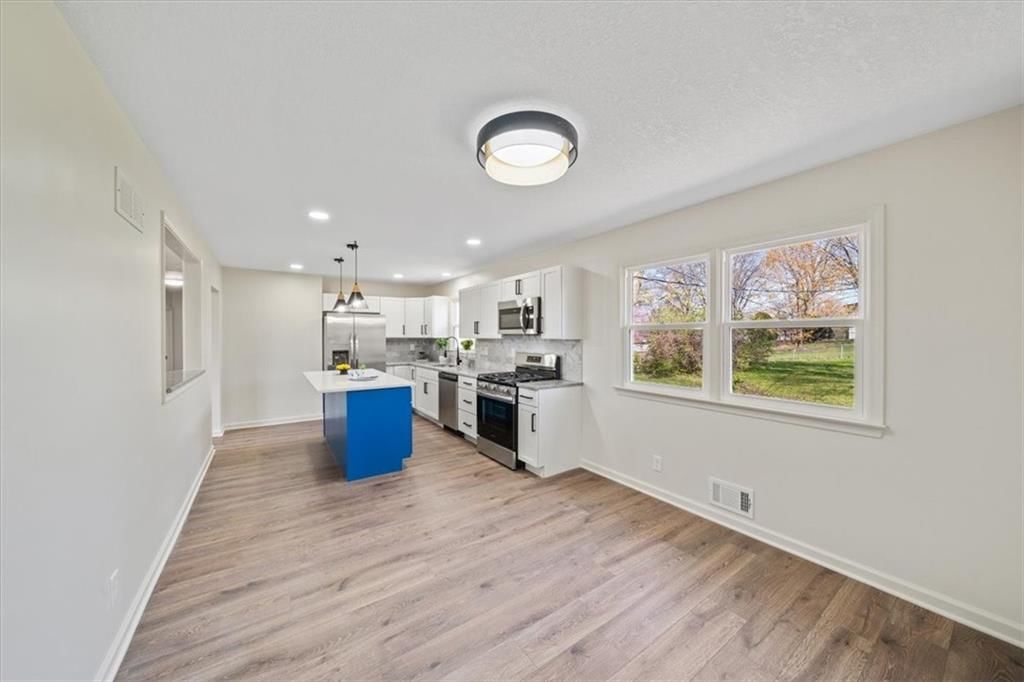 7318 Greeley Avenue — photo 12