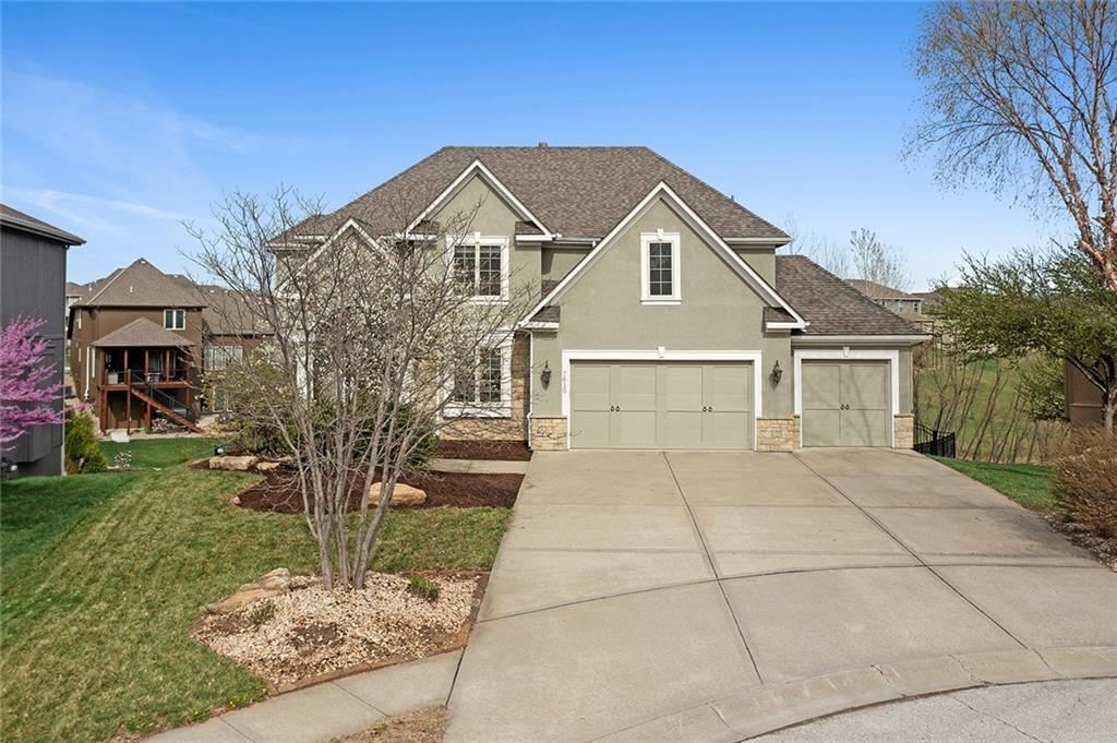7615 N Amoret Avenue — photo 1