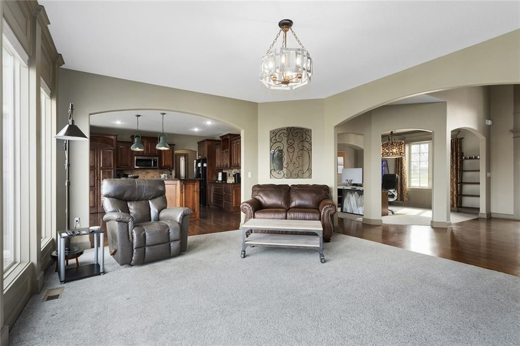 7615 N Amoret Avenue — photo 11