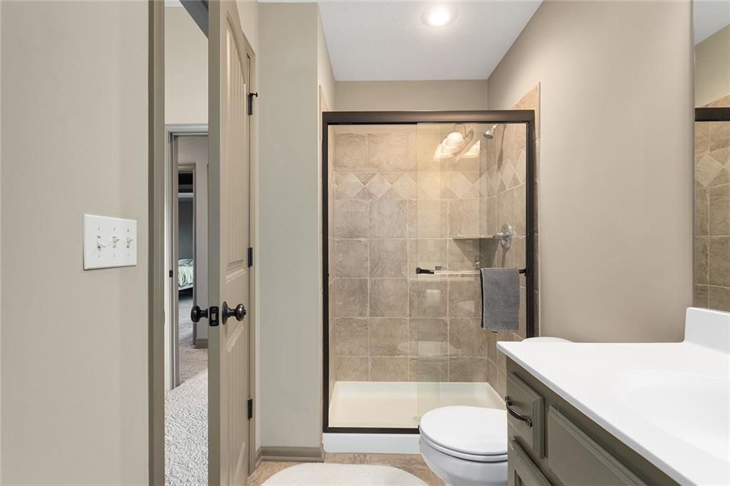 7615 N Amoret Avenue — photo 28