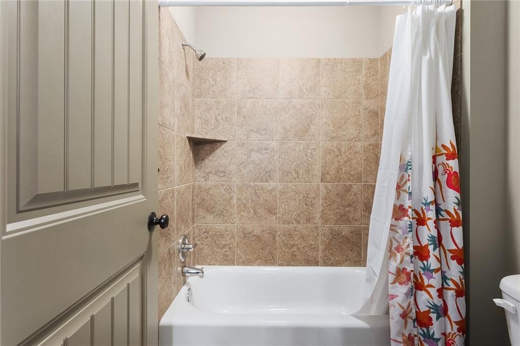 7615 N Amoret Avenue — photo 33