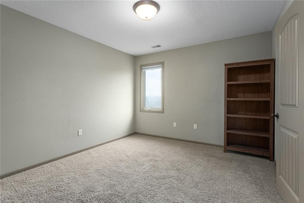 7615 N Amoret Avenue — photo 34
