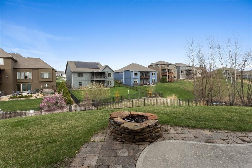 7615 N Amoret Avenue — photo 45