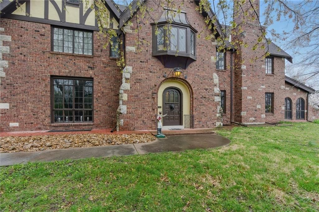 8 Orchard Place, Excelsior Springs, MO