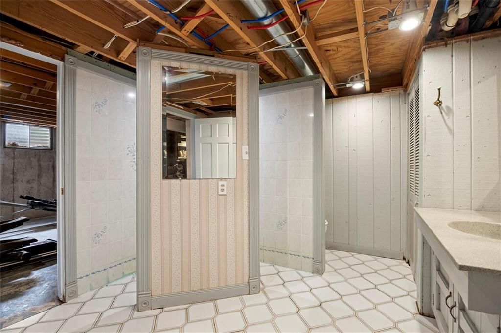 1628 E 400th Road — photo 30