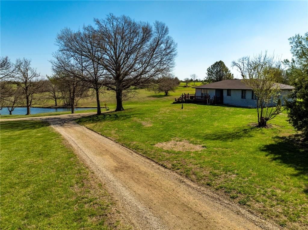 1628 E 400th Road — photo 39