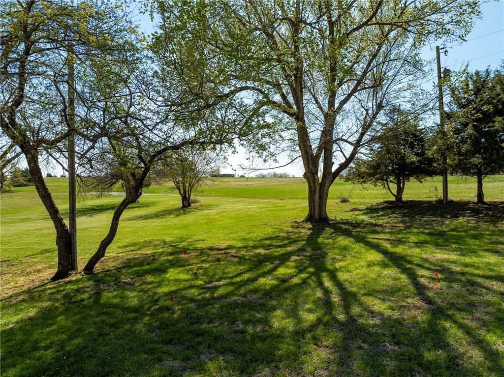 1628 E 400th Road — photo 43
