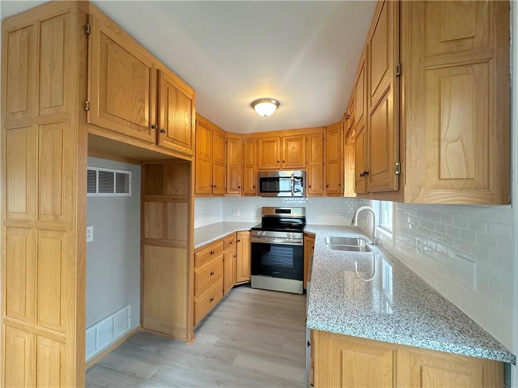 Photo 7 of 16 - 403 Highland Avenue