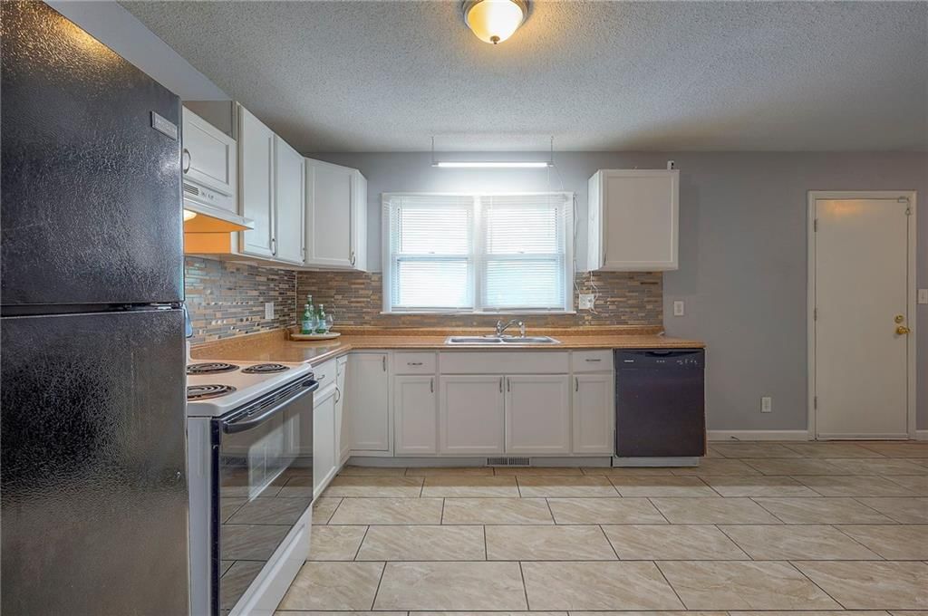 11816 Armitage Drive — photo 14