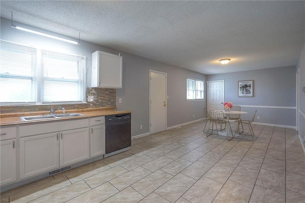 11816 Armitage Drive — photo 15