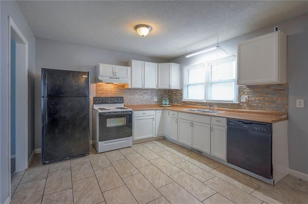 11816 Armitage Drive — photo 16