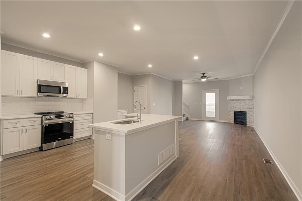 1083 N Findley Street — photo 8