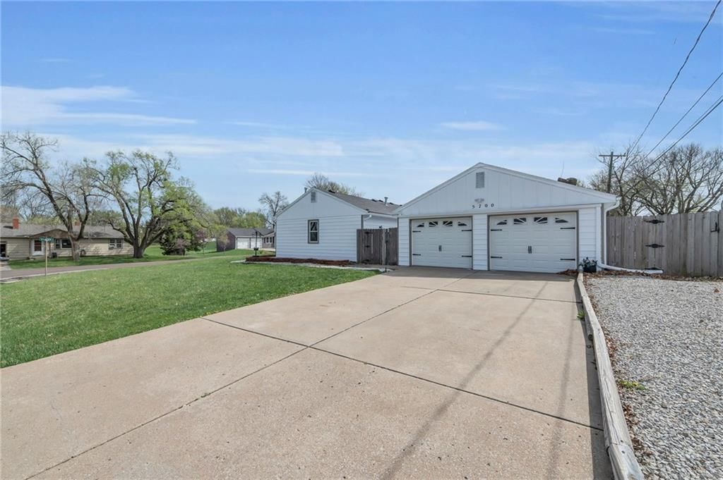 5700 Farley Avenue — photo 44