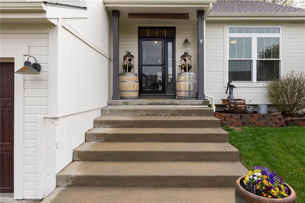 7441 N Mckinley Avenue — photo 3