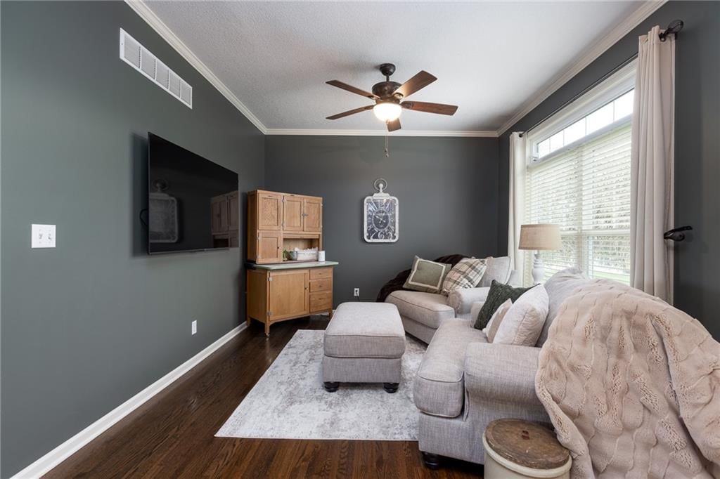 7441 N Mckinley Avenue — photo 4