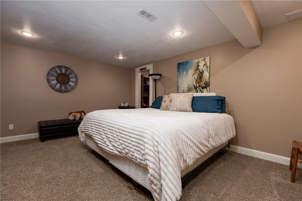 7441 N Mckinley Avenue — photo 27