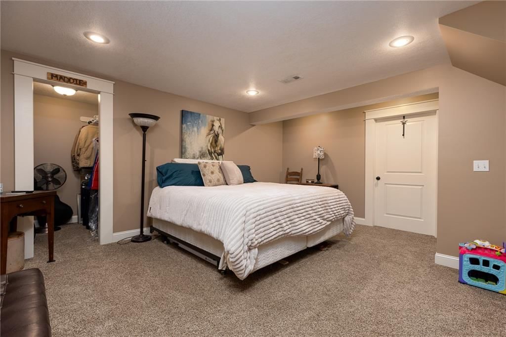 7441 N Mckinley Avenue — photo 28
