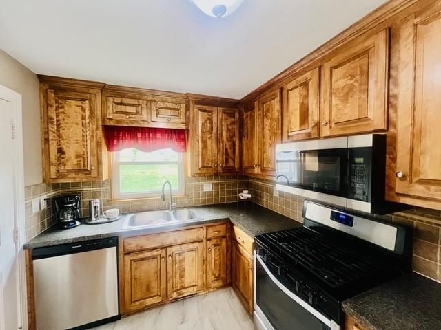 4501 N ASKEW Avenue — photo 9