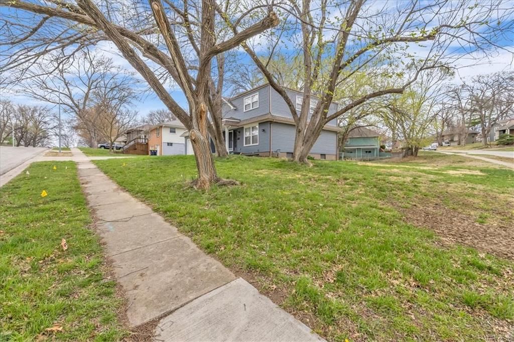 6801 NW Park Plaza Avenue — photo 3