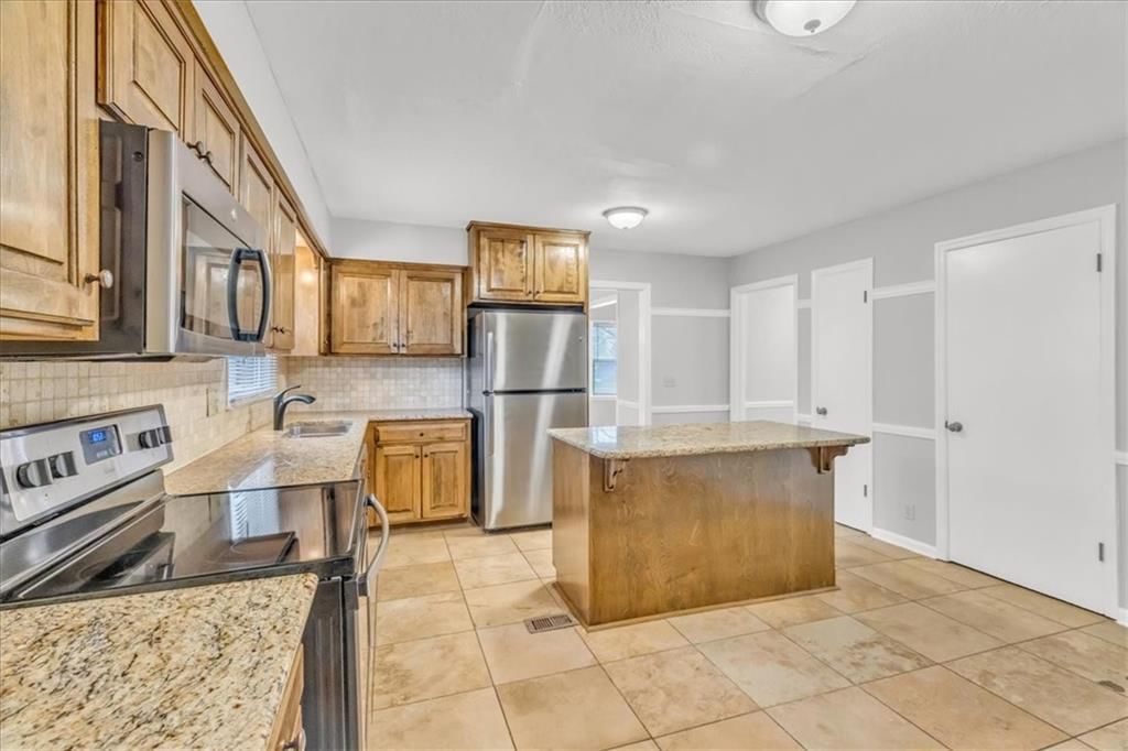 6801 NW Park Plaza Avenue — photo 16