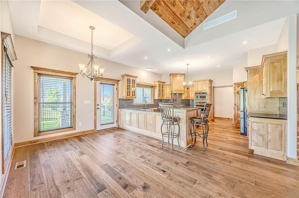 Photo 11 of 43 - 1881 Willow Tree Court