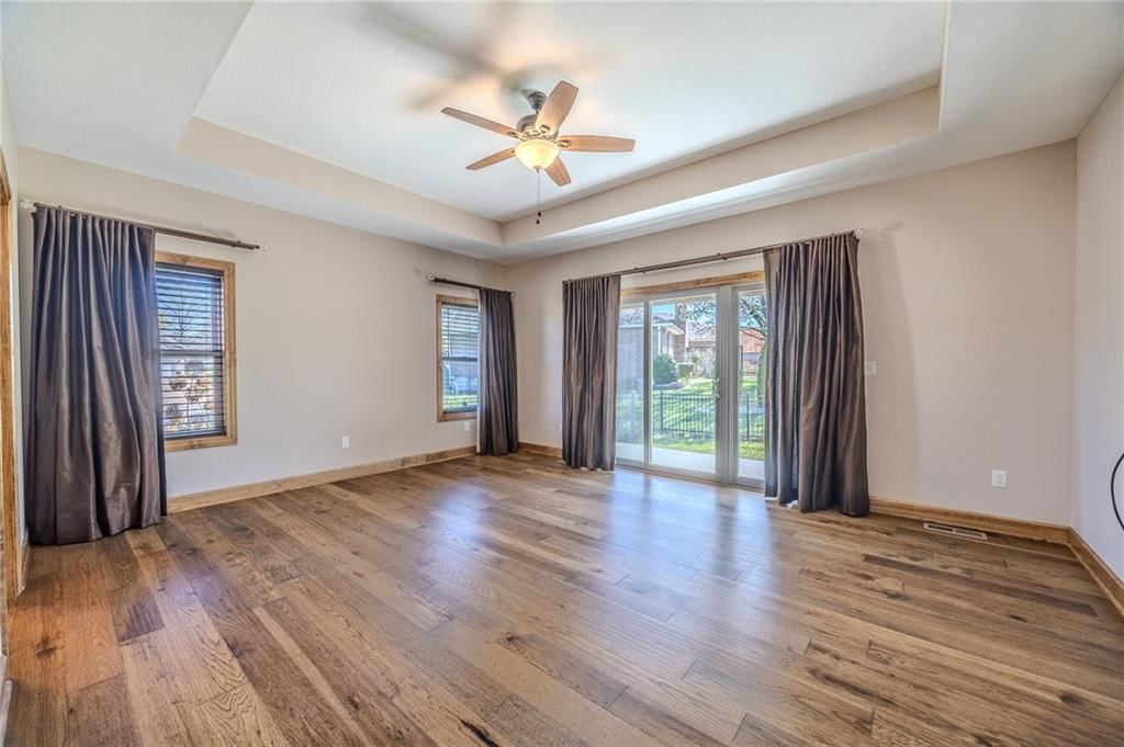 Photo 20 of 43 - 1881 Willow Tree Court