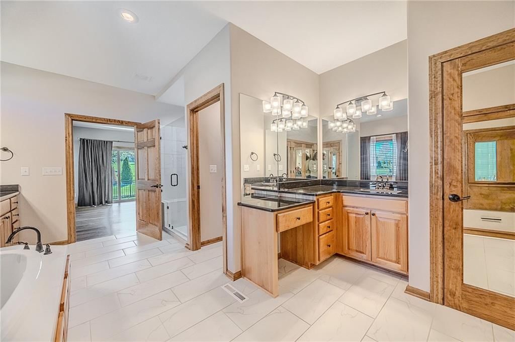 Photo 22 of 43 - 1881 Willow Tree Court