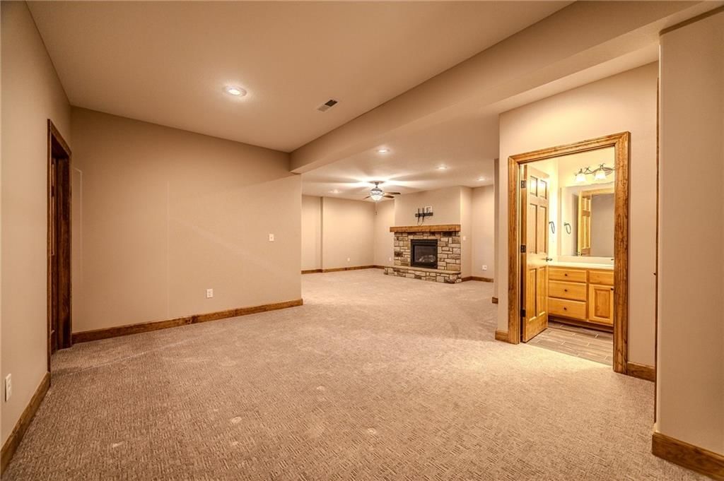 Photo 36 of 43 - 1881 Willow Tree Court