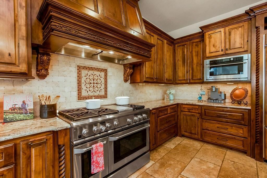 Photo 18 of 54 - 14603 Linden Street