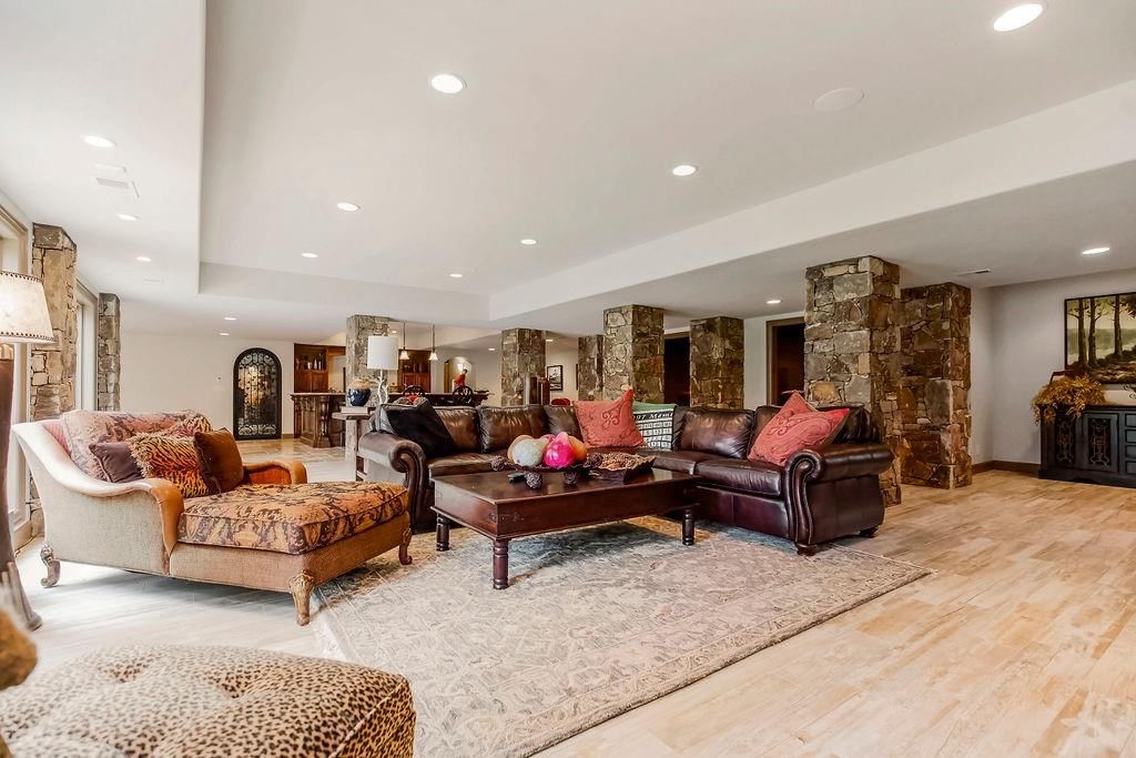 Photo 40 of 54 - 14603 Linden Street