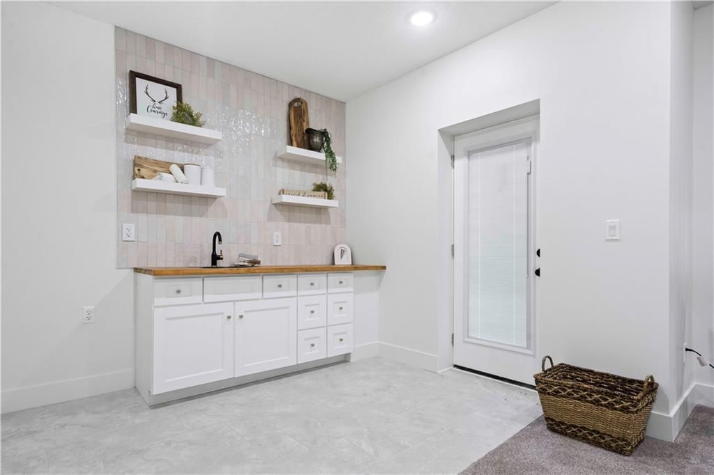 807 N Walnut Lane — photo 14