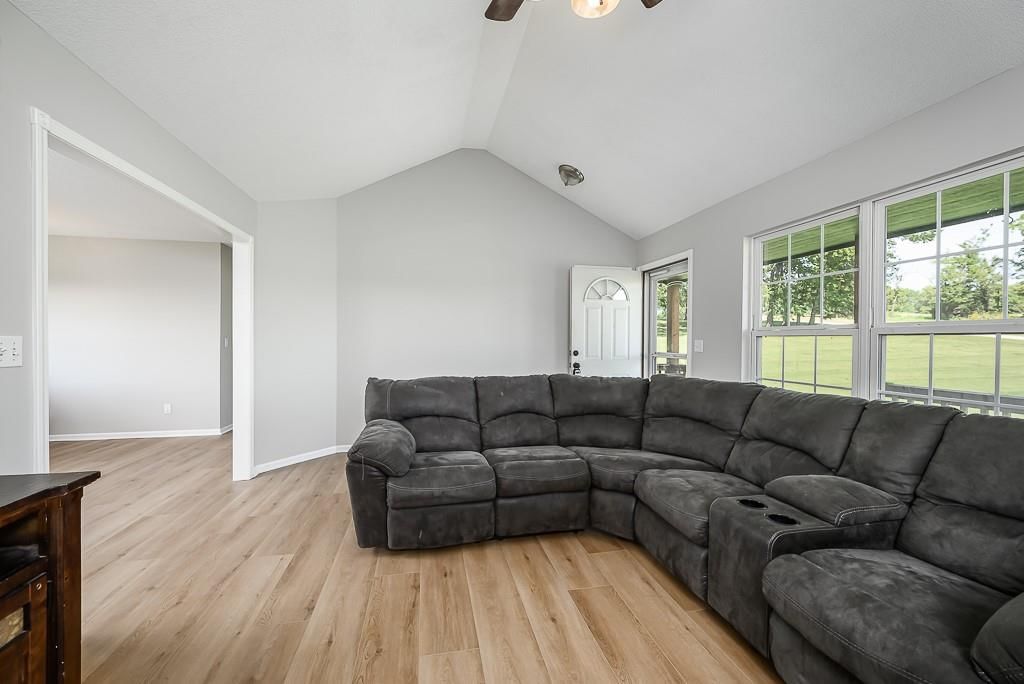 24601 Garrett Road — photo 8
