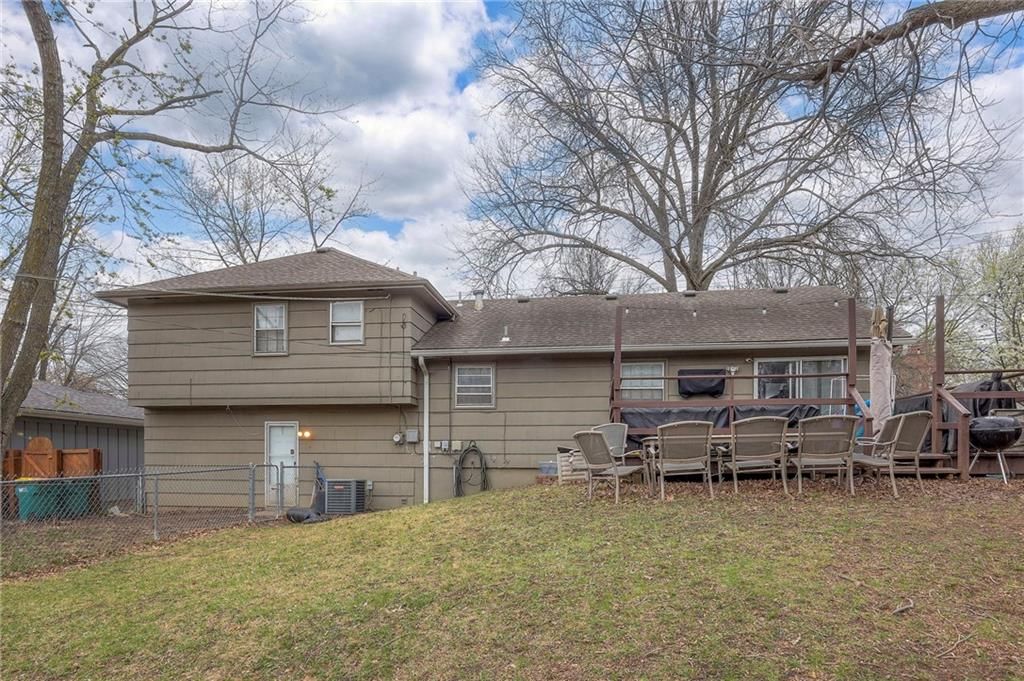 9216 W 95th Street — photo 23