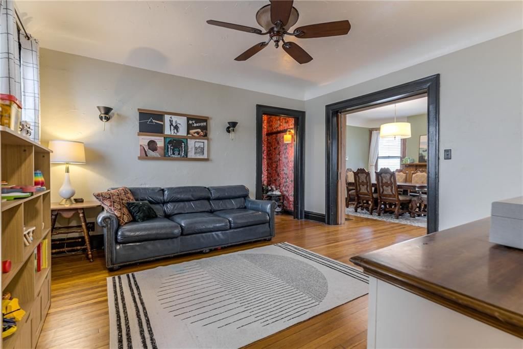 Photo 14 of 49 - 3420 Campbell Street