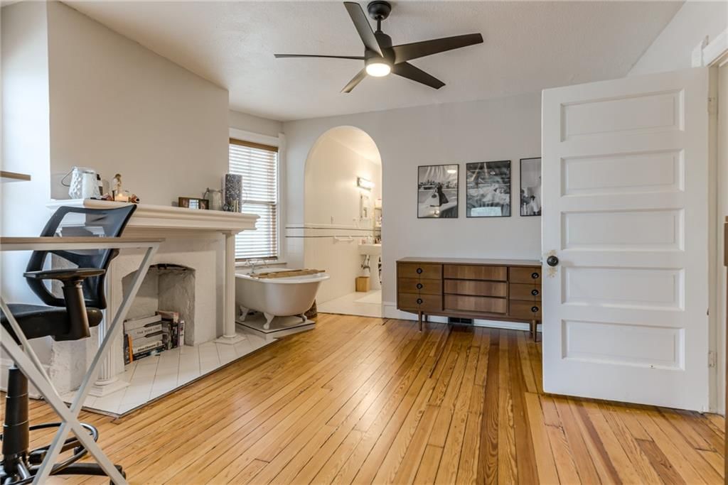 Photo 21 of 49 - 3420 Campbell Street