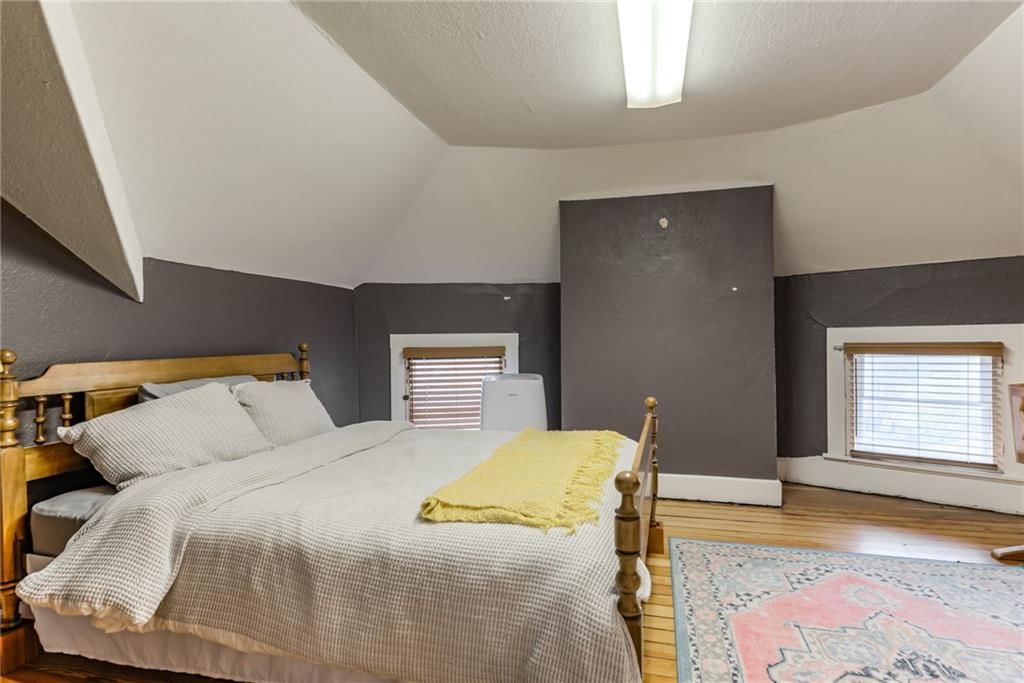 Photo 31 of 49 - 3420 Campbell Street
