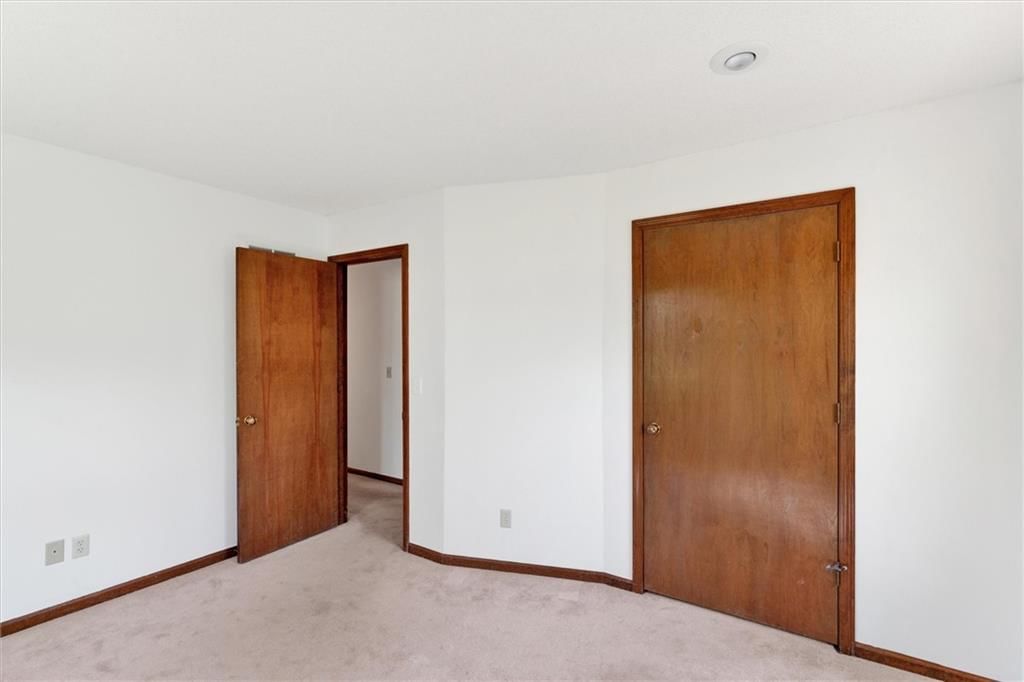 8110 High Street — photo 27