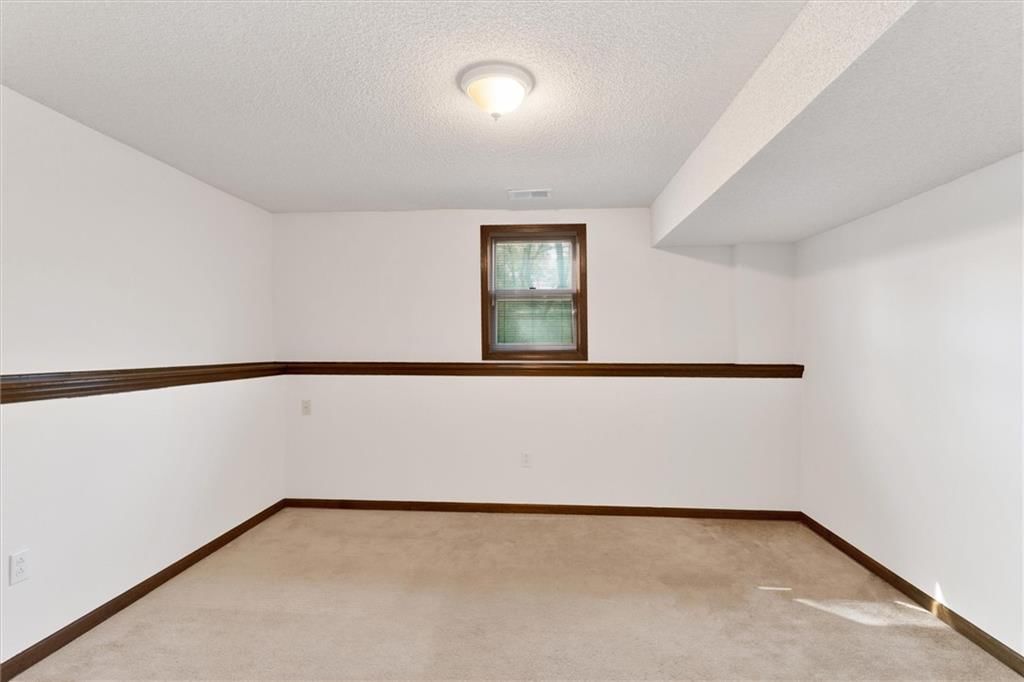 8110 High Street — photo 28