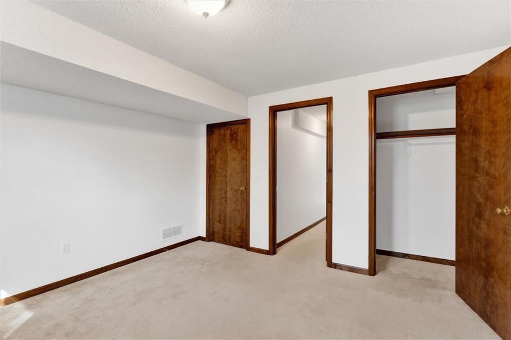 8110 High Street — photo 29