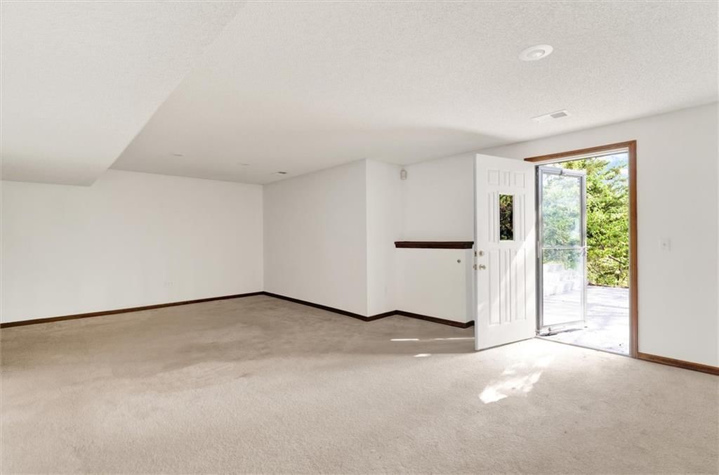 8110 High Street — photo 31