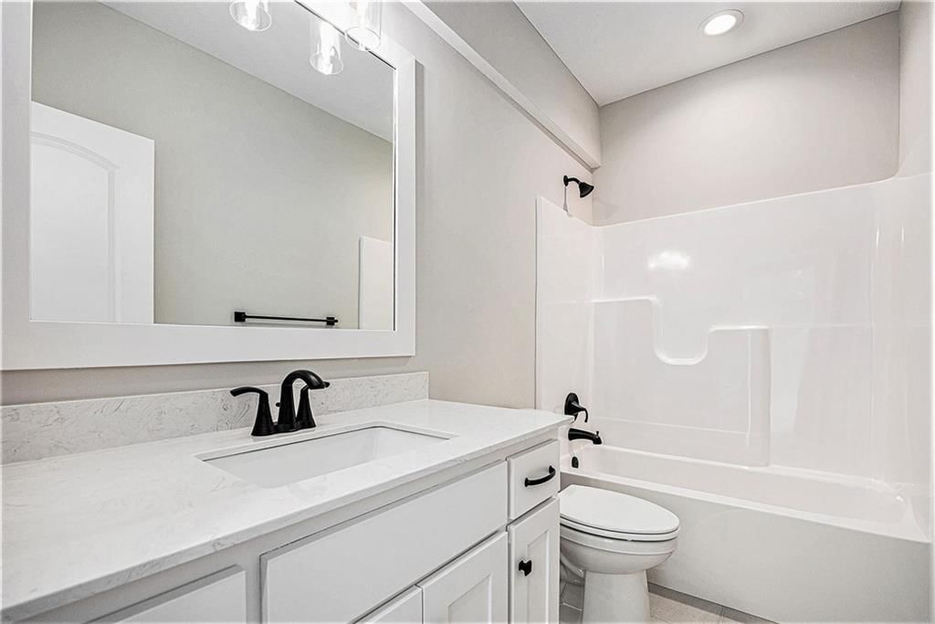 12509 W 184 Street — photo 32