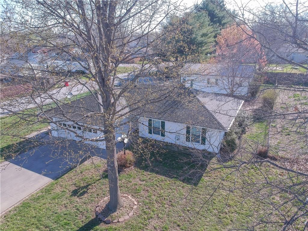209 N Hudson Road — photo 1