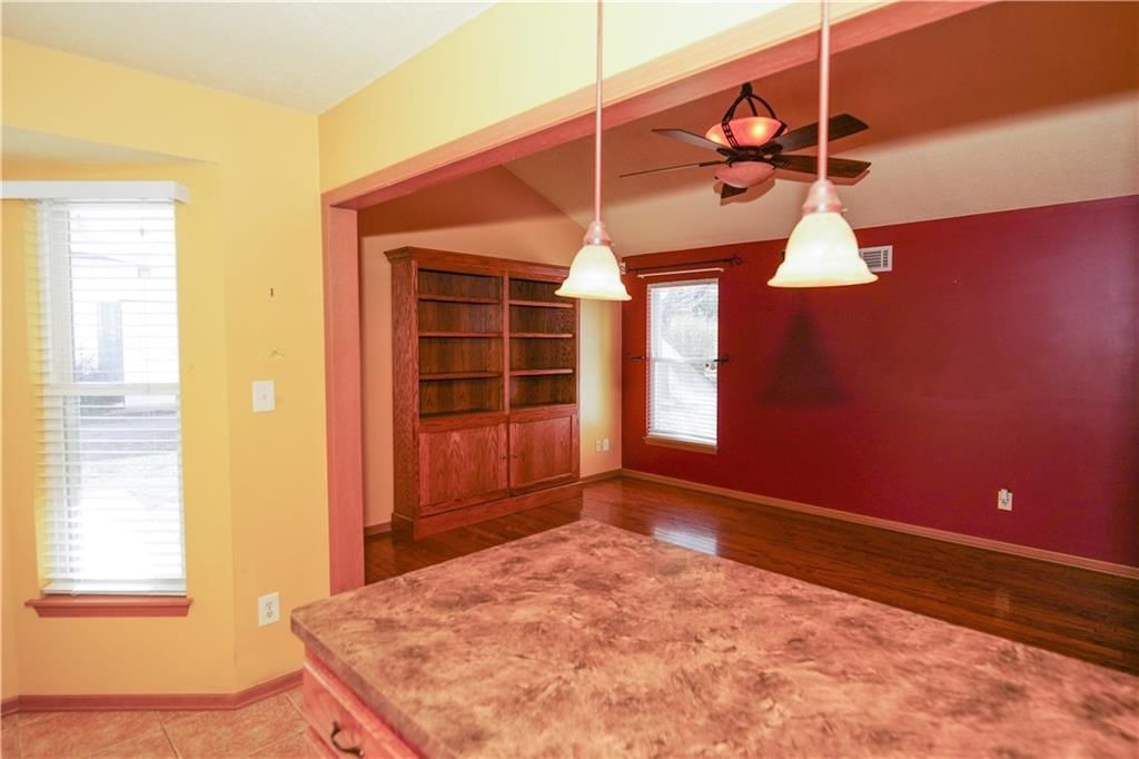 209 N Hudson Road — photo 8